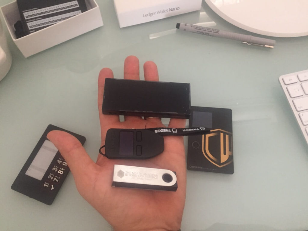 Аппаратный кошелек для хранения Bitcoin