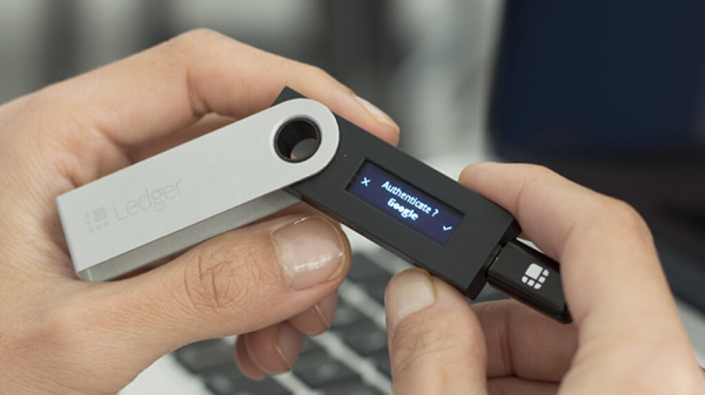 Аппаратный бумажник Ledger Nano S Аппаратный бумажник Ledger Nano S